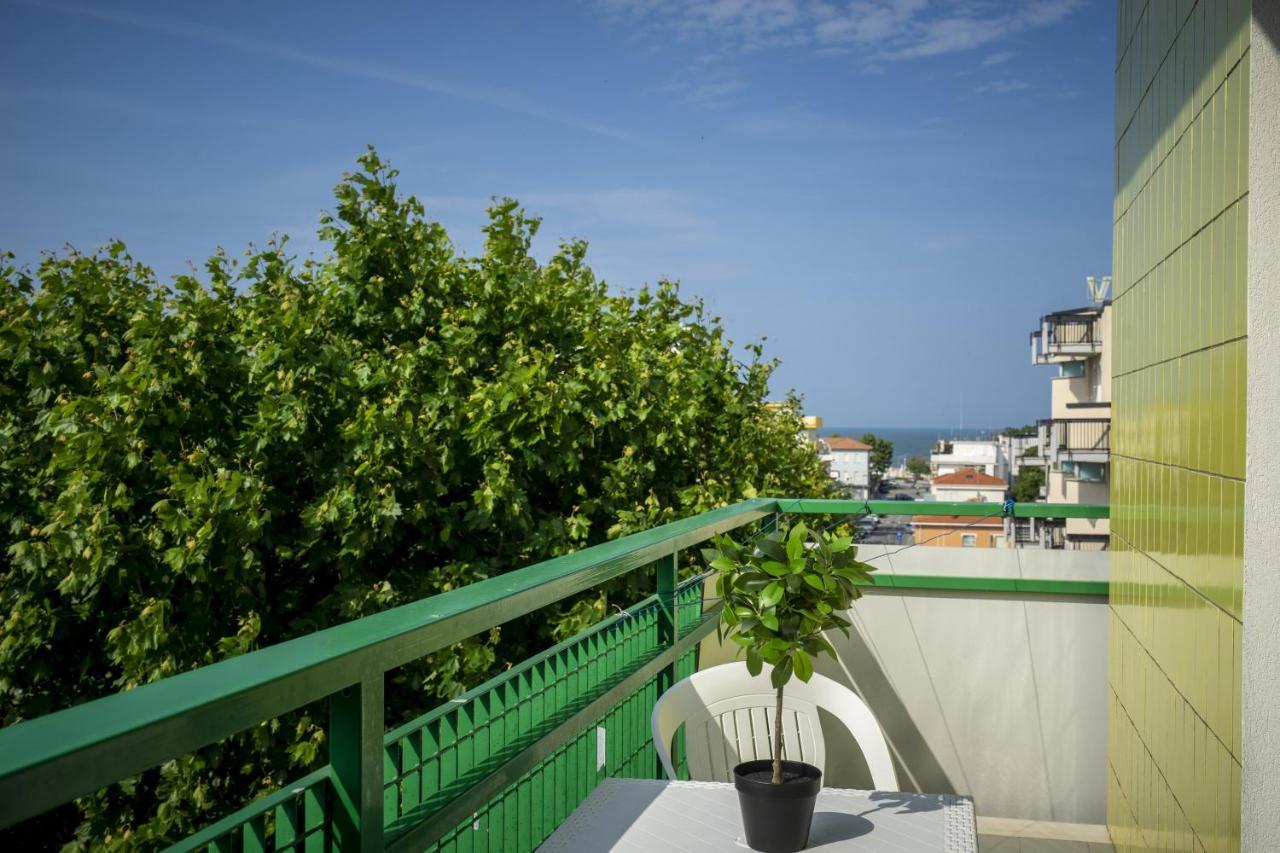 Hotel Mamy Rimini Exterior foto