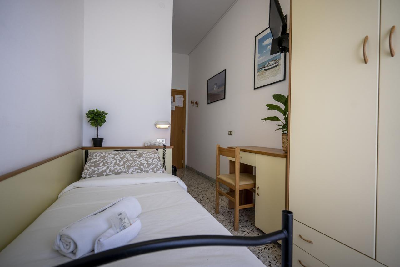 Hotel Mamy Rimini Exterior foto