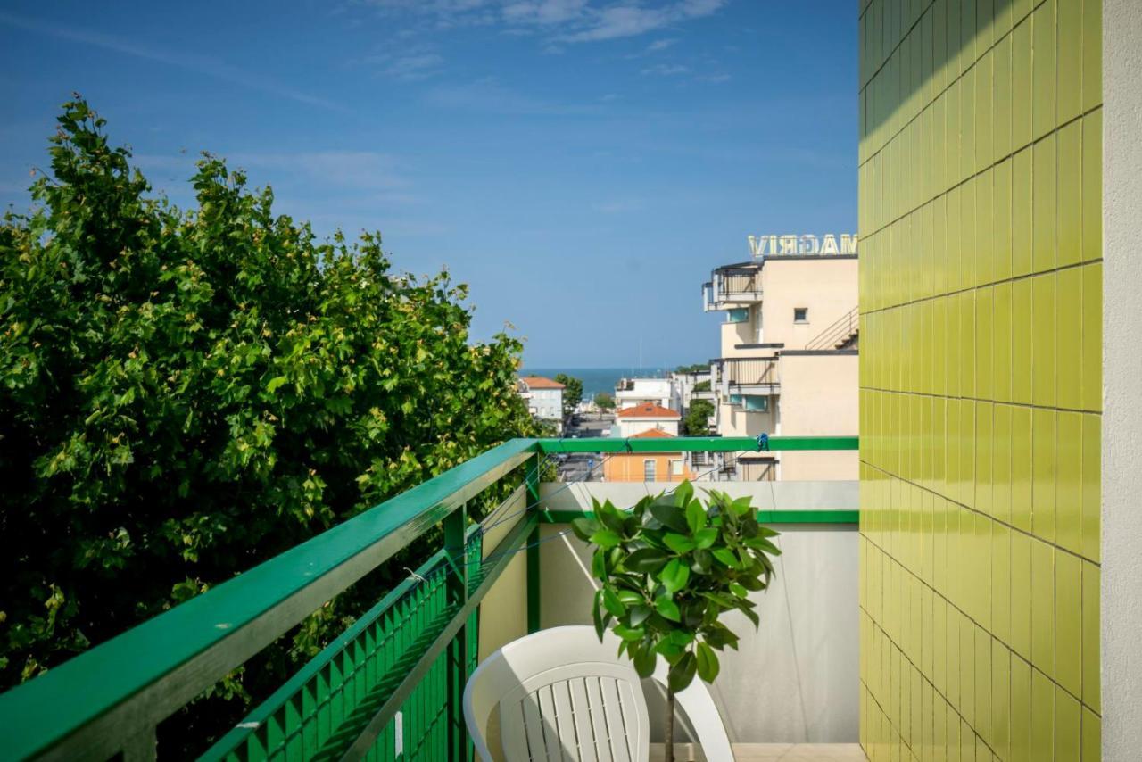 Hotel Mamy Rimini Exterior foto