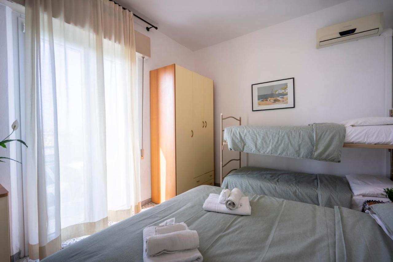 Hotel Mamy Rimini Exterior foto